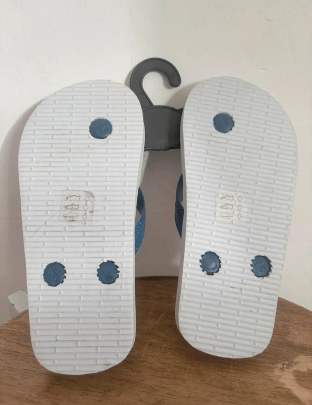 Tongs Été Blanc & Bleu - Pointure 26/27 – photo 3